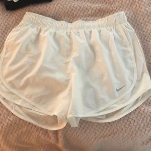 NIKE SHORTS DRY FIT IN WHITE